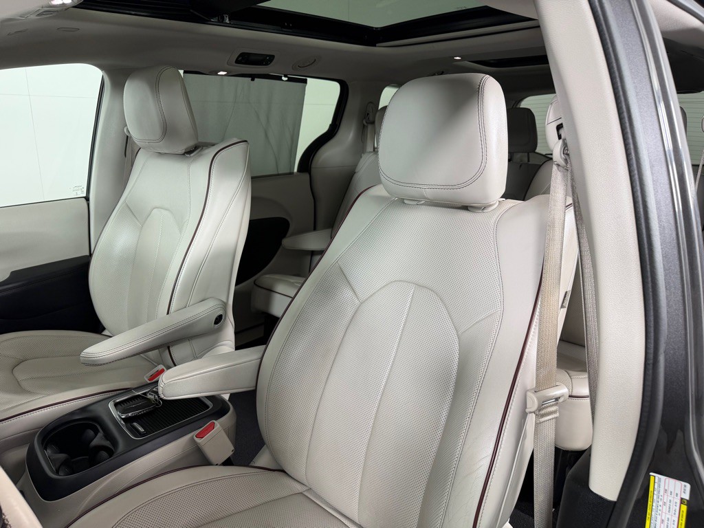 2018 Chrysler Pacifica Image 11