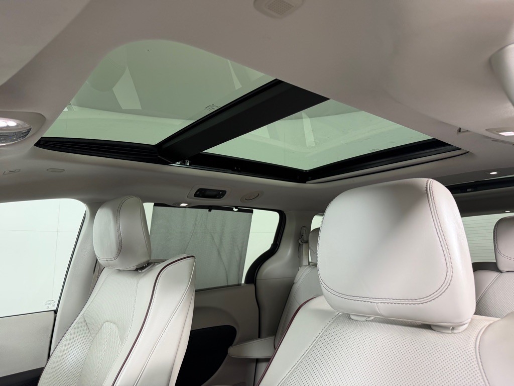 2018 Chrysler Pacifica Image 12
