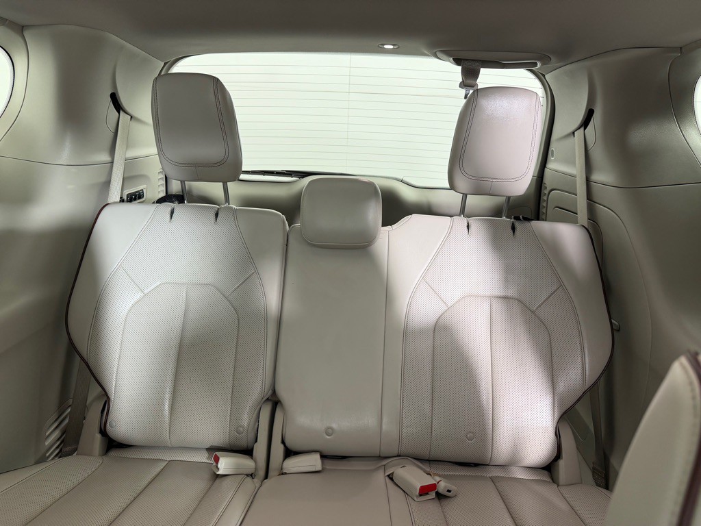 2018 Chrysler Pacifica Image 20