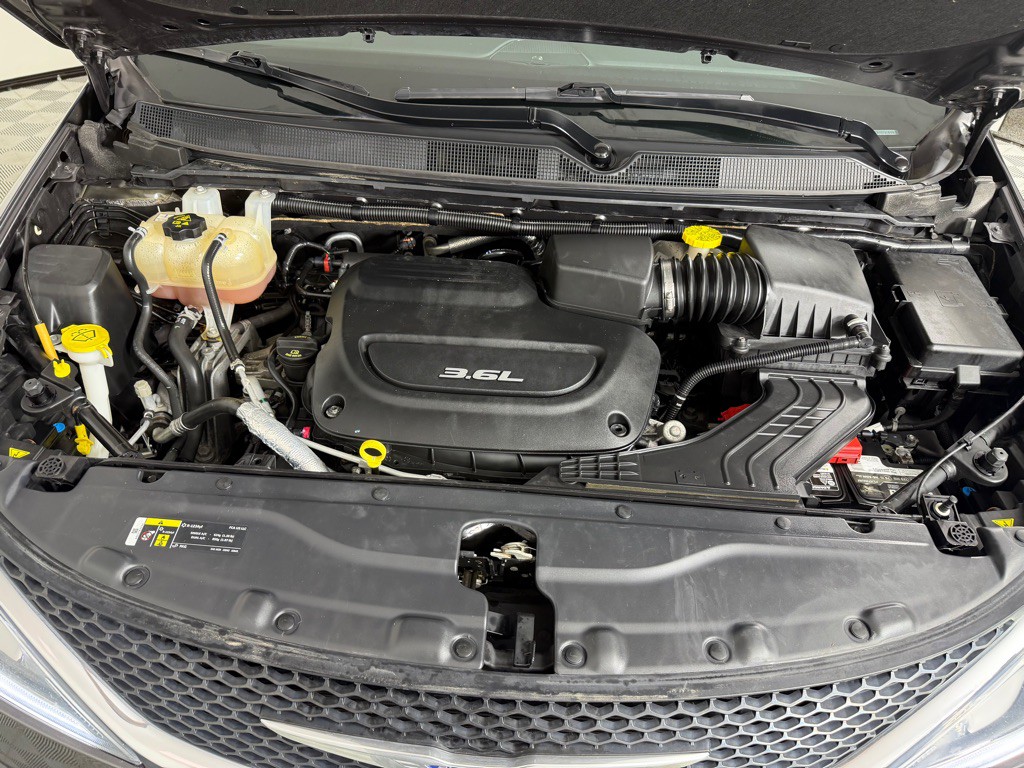 2018 Chrysler Pacifica Image 28