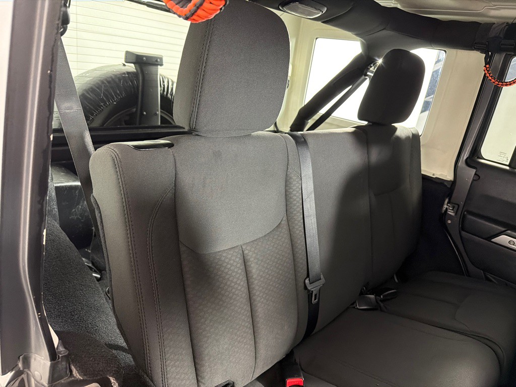 2014 Jeep Wrangler Unlimited Image 21