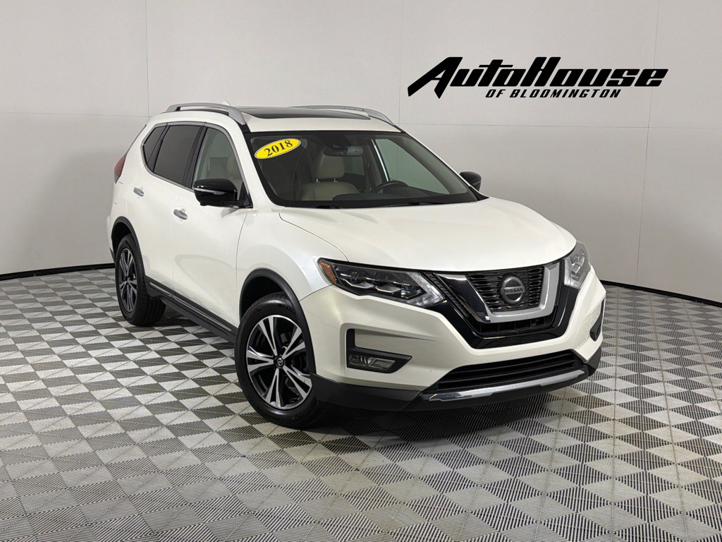 2018 Nissan Rogue Image 1