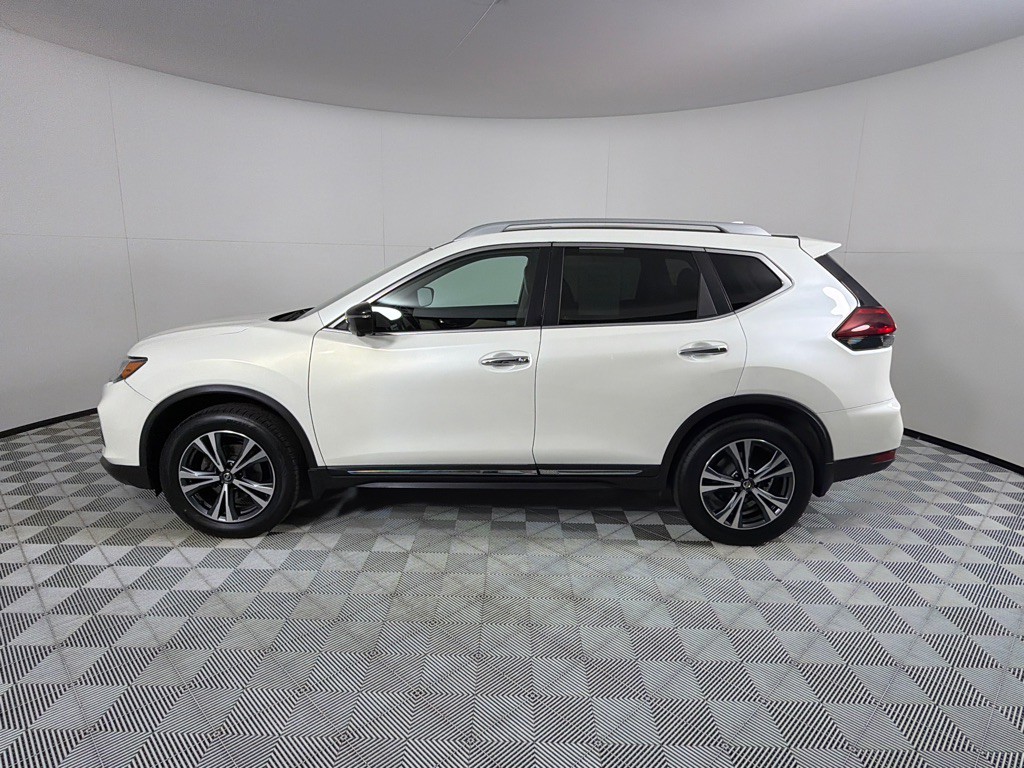 2018 Nissan Rogue Image 8