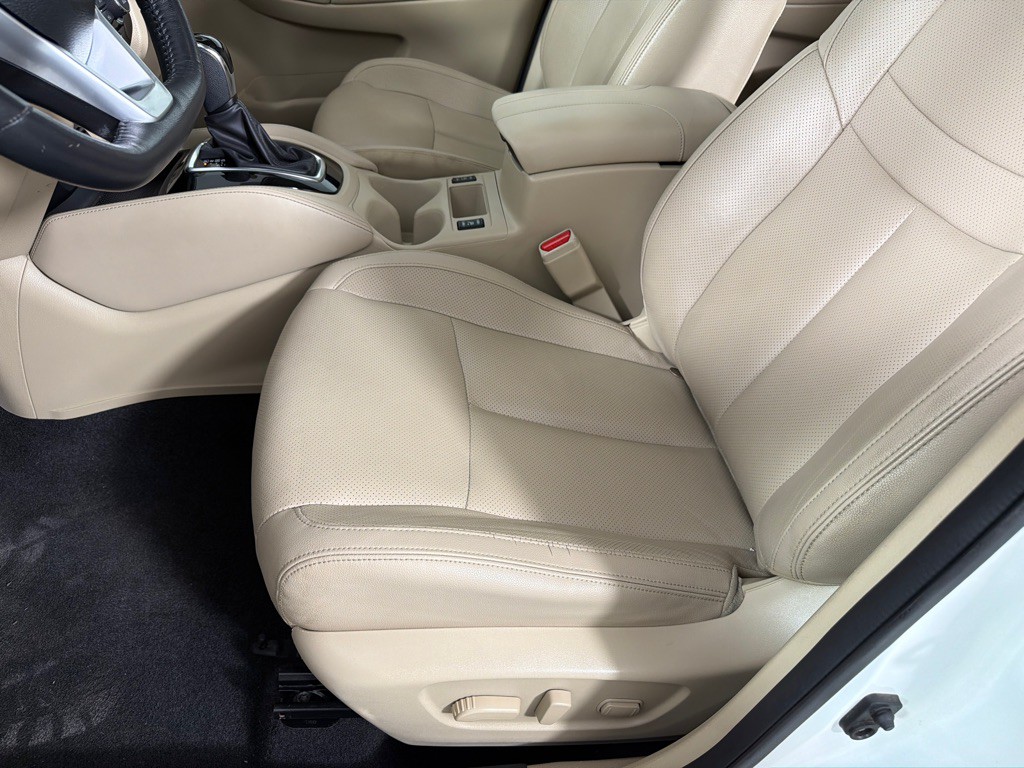 2018 Nissan Rogue Image 11