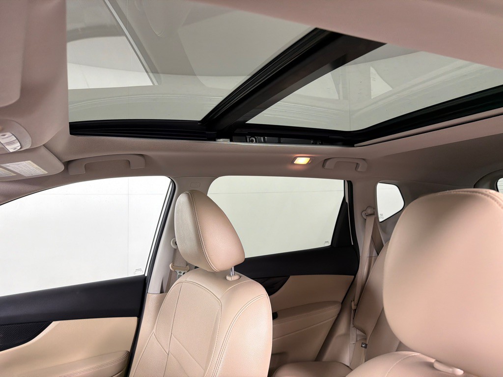 2018 Nissan Rogue Image 13