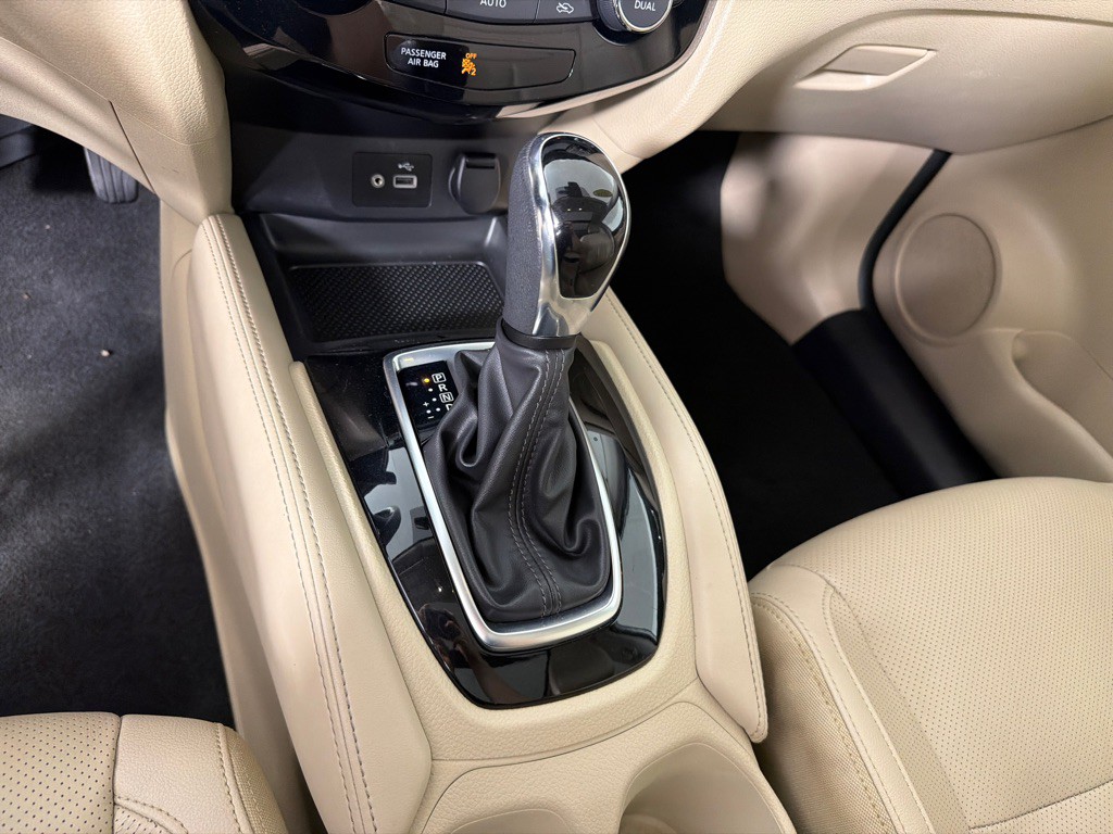 2018 Nissan Rogue Image 18