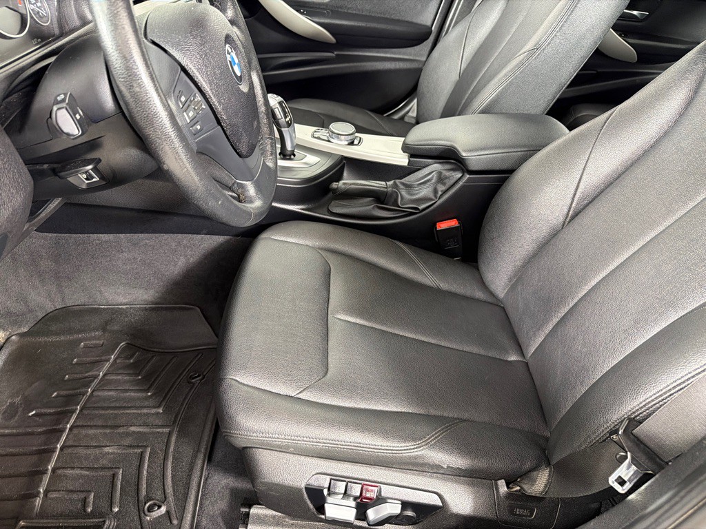 2018 BMW 3 Series Image 12