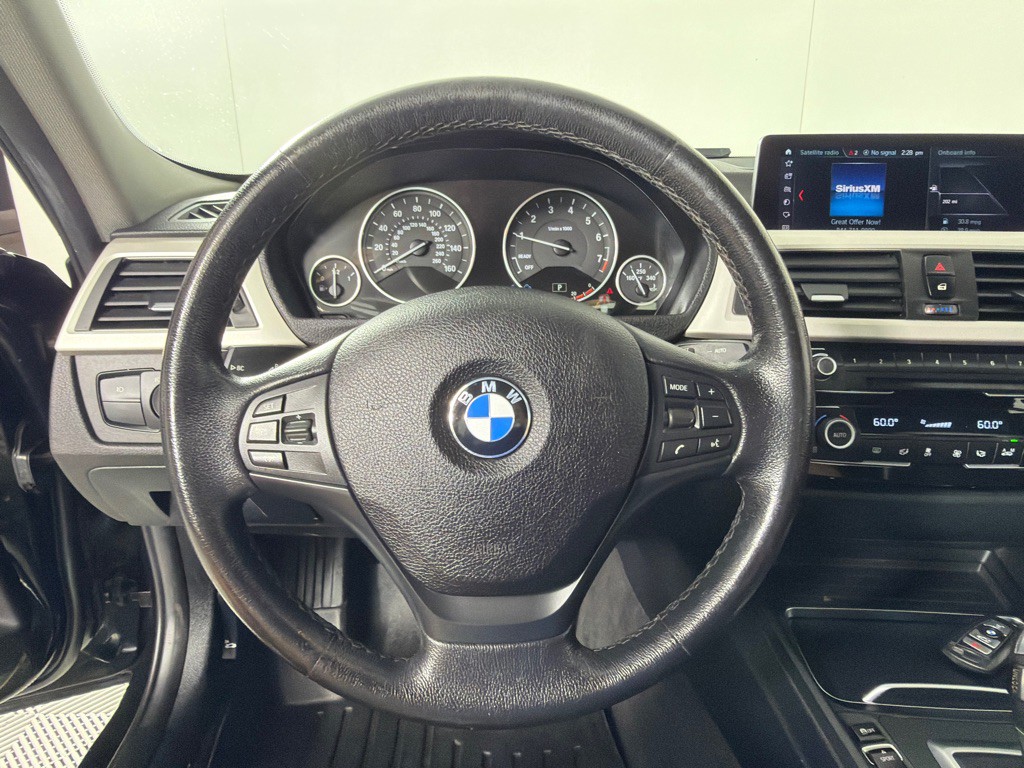2018 BMW 3 Series Image 16