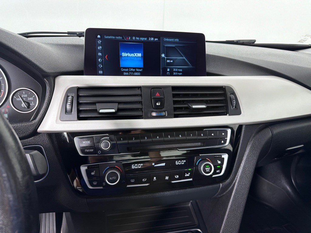 2018 BMW 3 Series Image 17