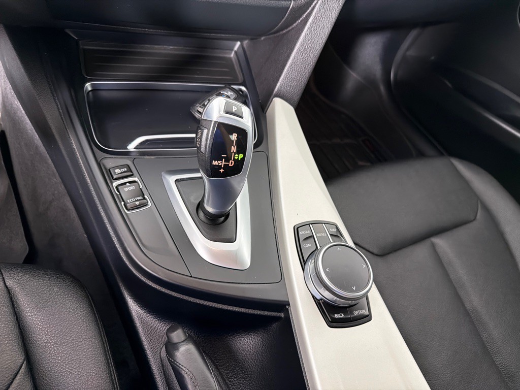 2018 BMW 3 Series Image 20