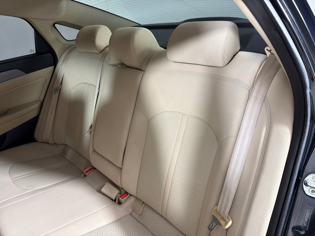 2015 Hyundai Sonata Image 17
