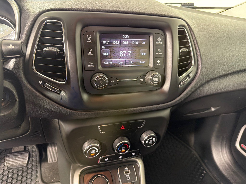2018 Jeep Compass Image 13
