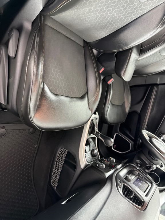 2018 Jeep Compass Image 20