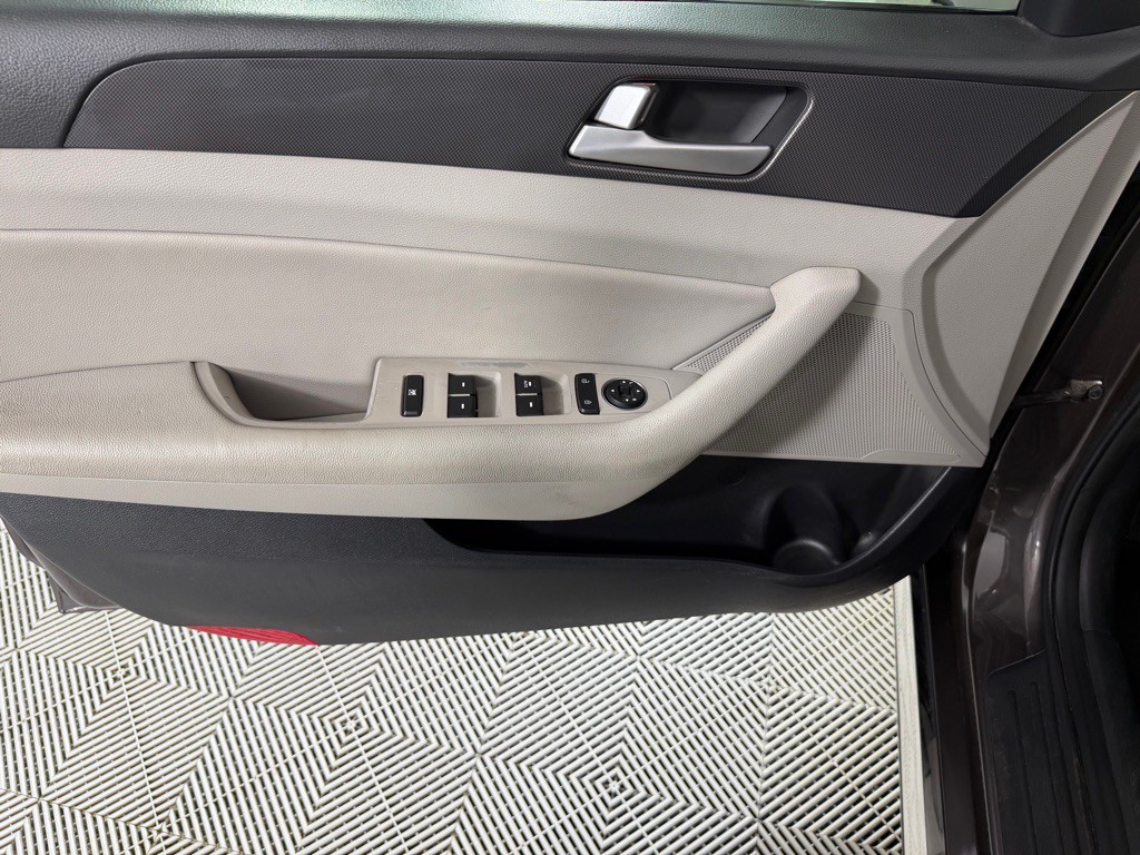 2016 Hyundai Sonata Image 11