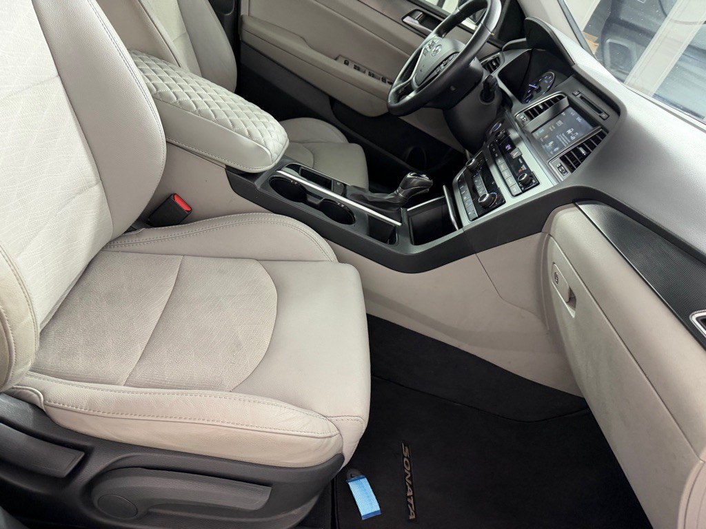 2016 Hyundai Sonata Image 24