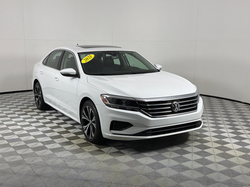 2021 Volkswagen Passat Image 3