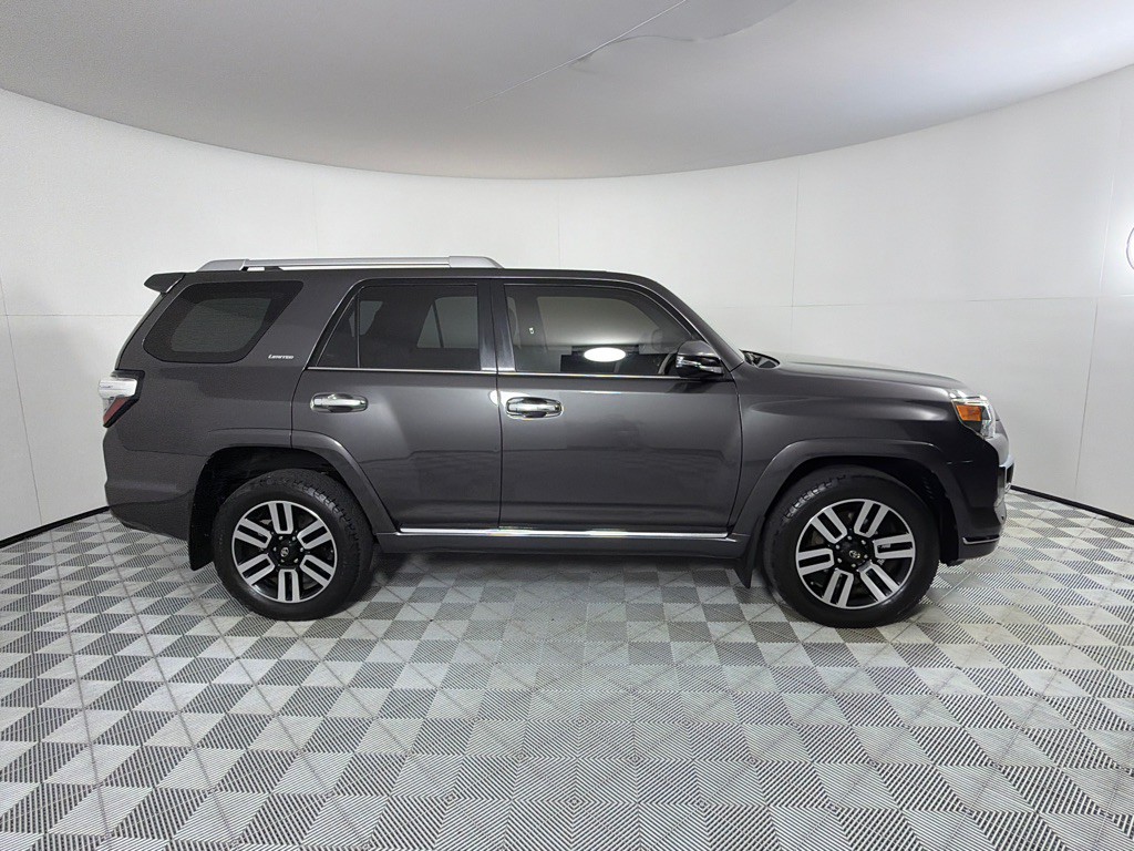 2017 Toyota 4Runner Image 4