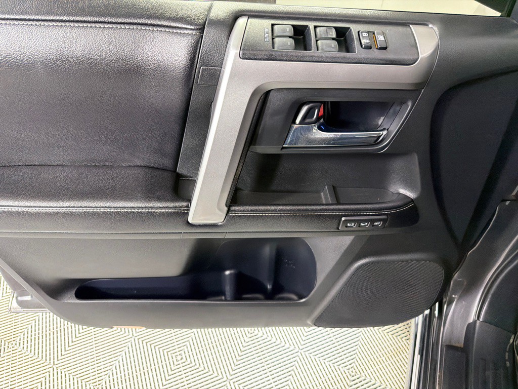 2017 Toyota 4Runner Image 8
