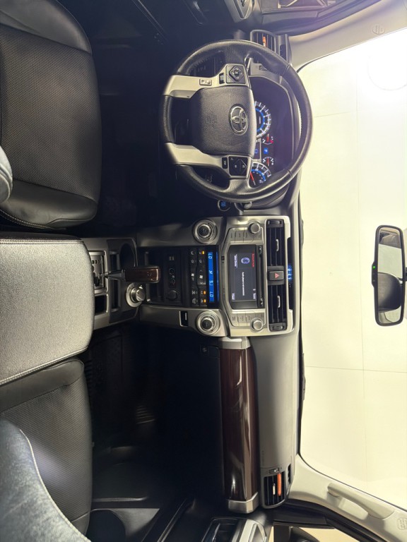 2017 Toyota 4Runner Image 24