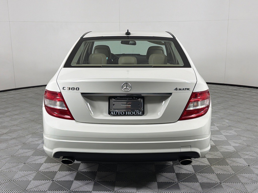 2010 Mercedes-Benz C-Class Image 6