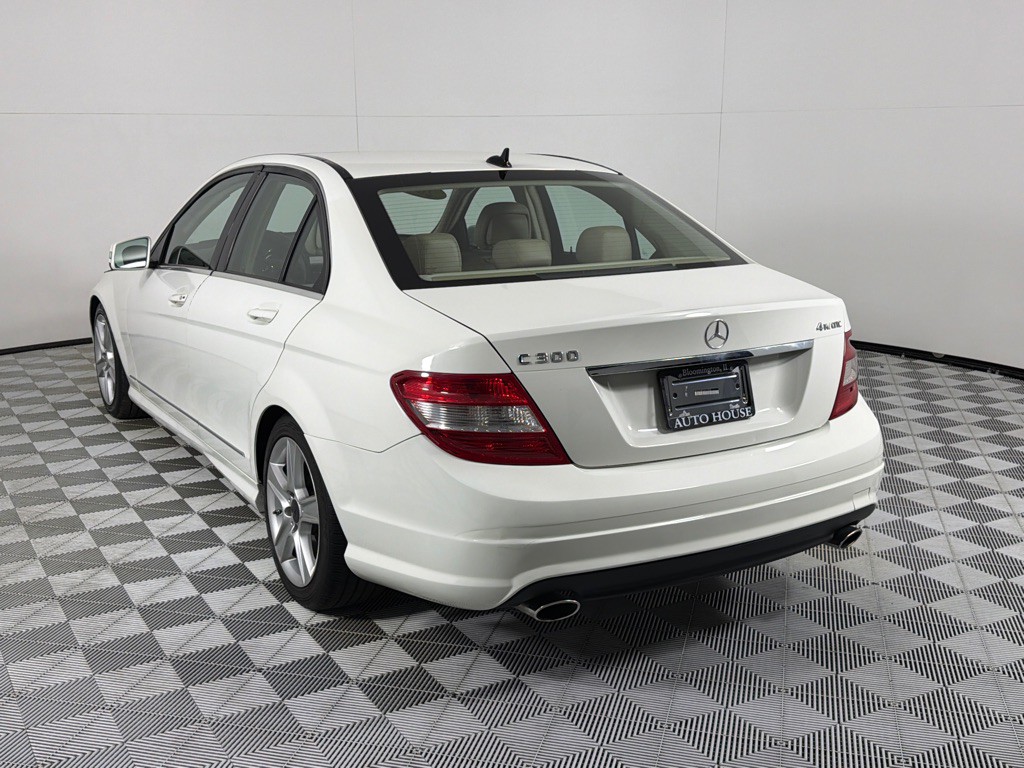 2010 Mercedes-Benz C-Class Image 7