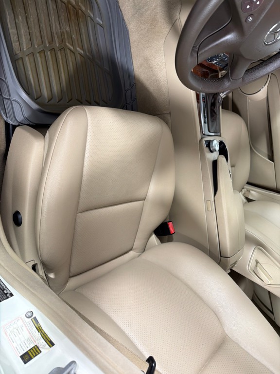 2010 Mercedes-Benz C-Class Image 12