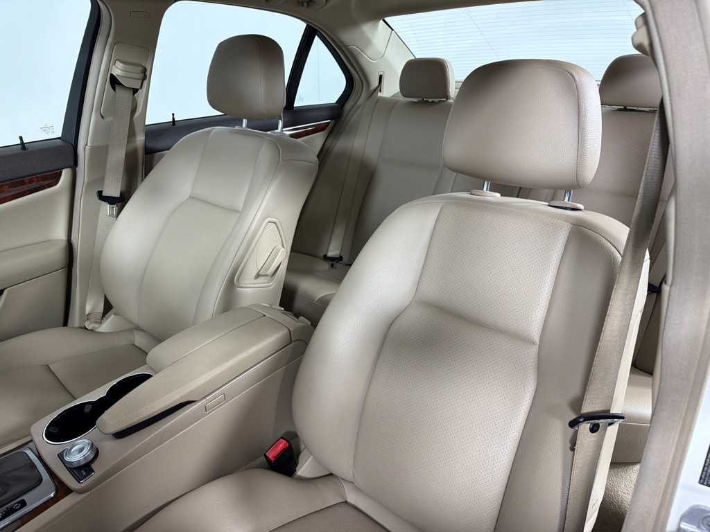 2010 Mercedes-Benz C-Class Image 13
