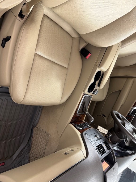 2010 Mercedes-Benz C-Class Image 23