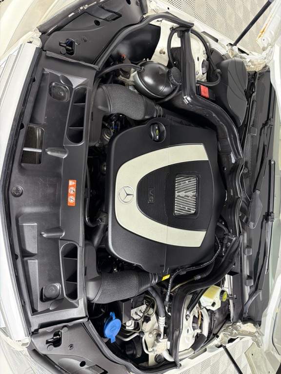 2010 Mercedes-Benz C-Class Image 26
