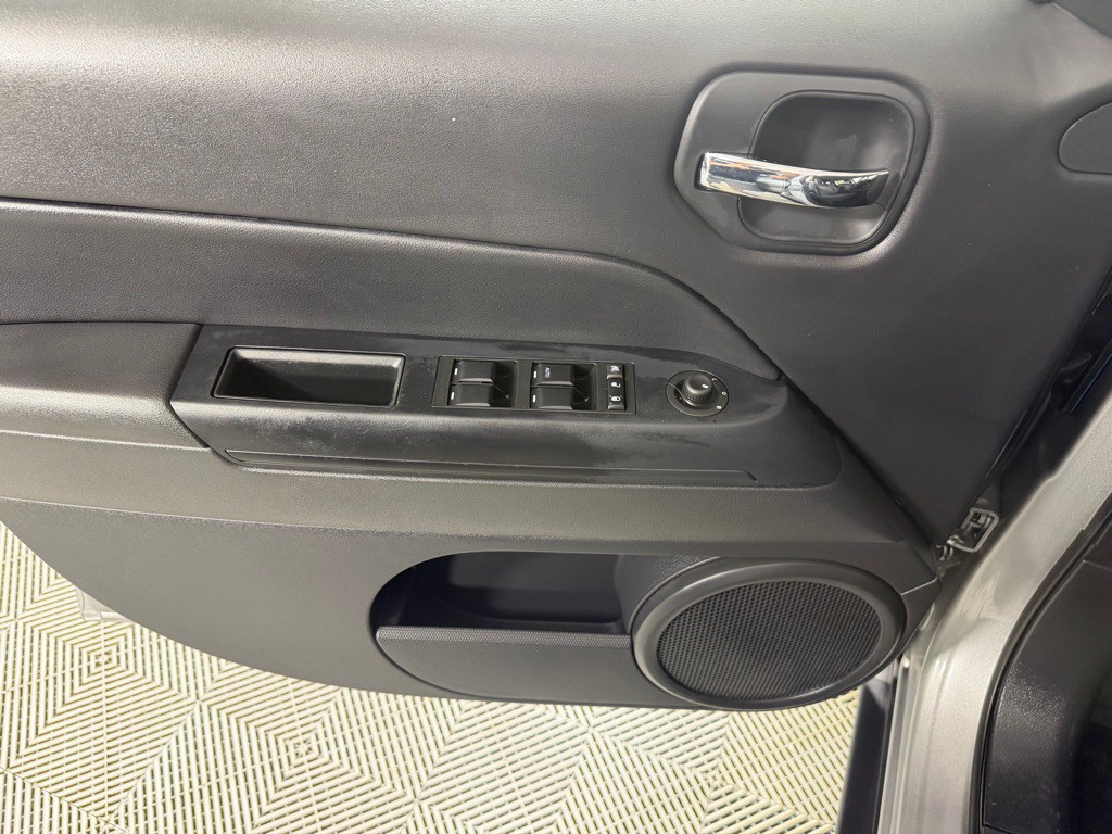 2015 Jeep Patriot Image 7