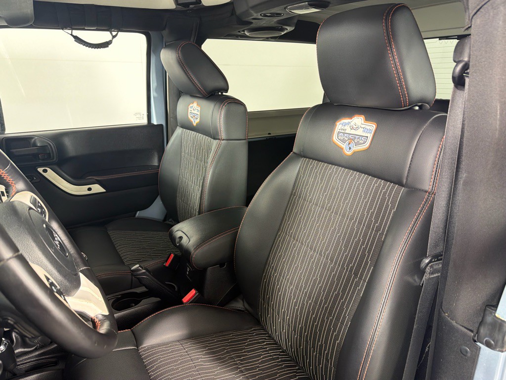 2012 Jeep Wrangler Image 13