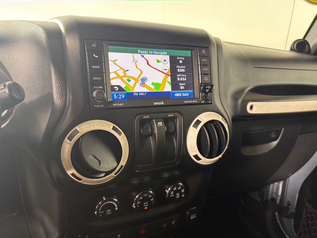 2012 Jeep Wrangler Image 16