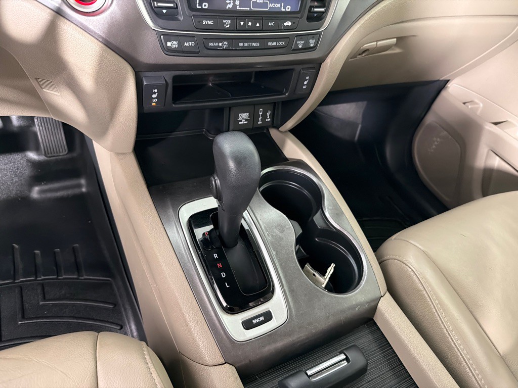 2017 Honda Pilot Image 19