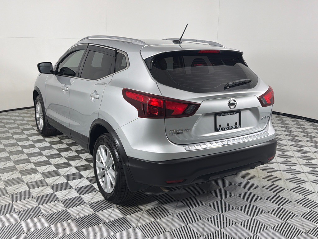 2018 Nissan Rogue Image 6