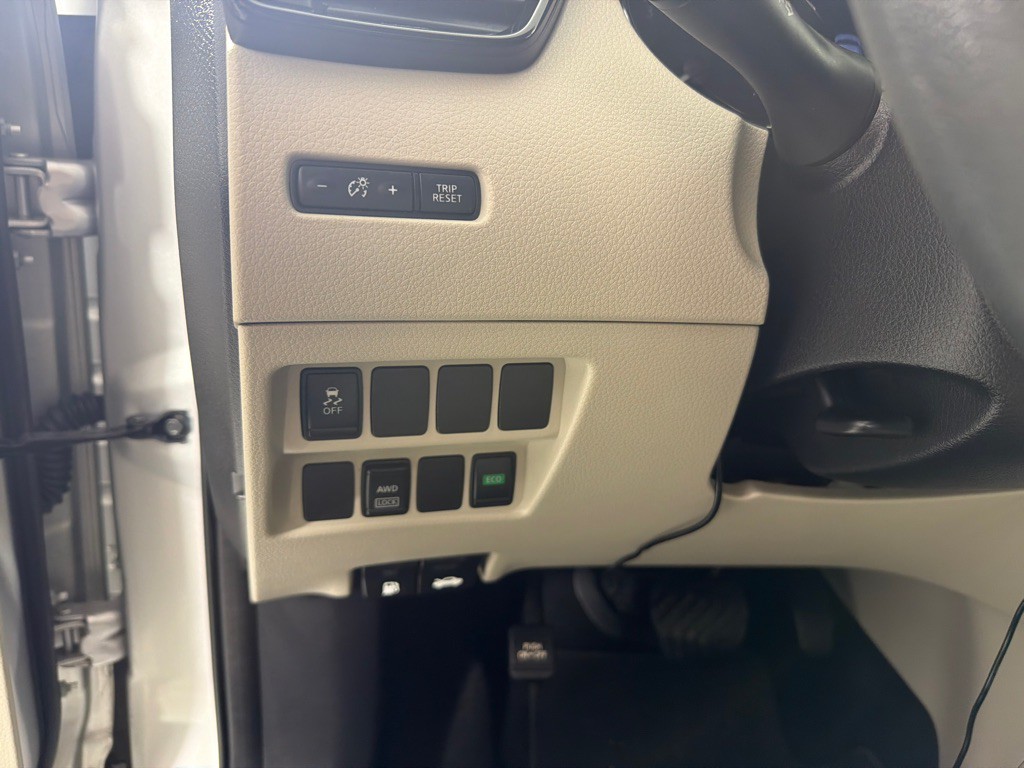 2018 Nissan Rogue Image 13