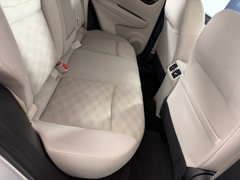 2018 Nissan Rogue Image 21