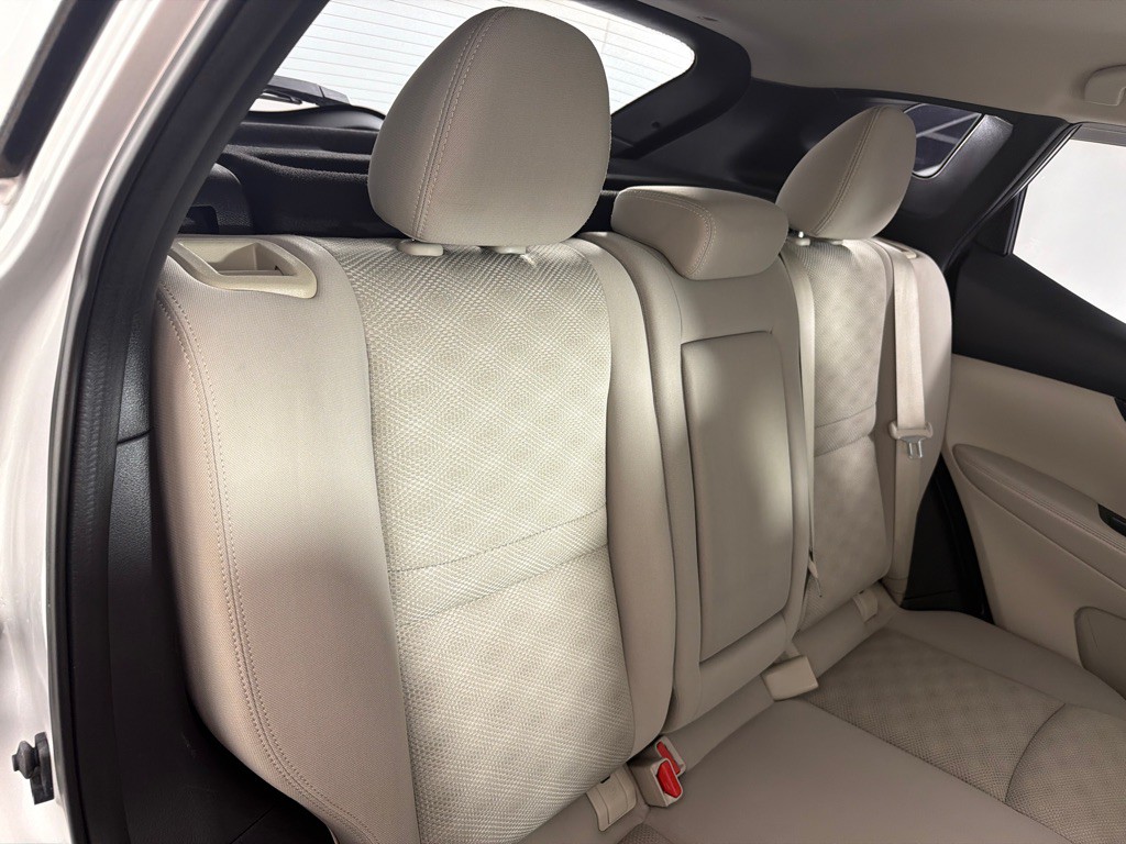 2018 Nissan Rogue Image 22