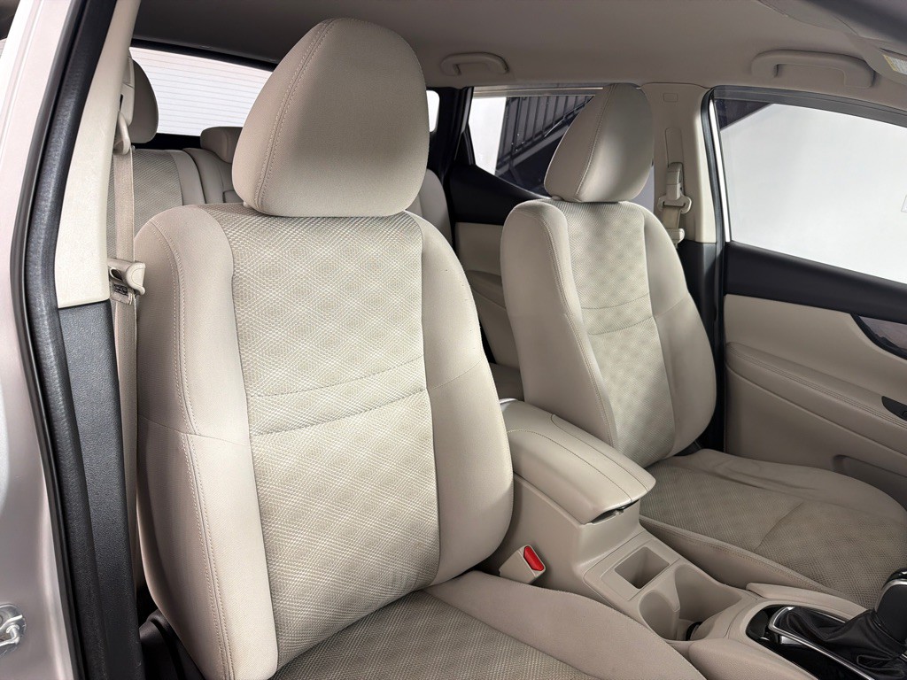 2018 Nissan Rogue Image 24