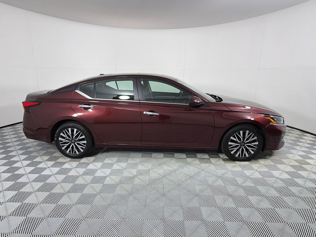 2023 Nissan Altima Image 4