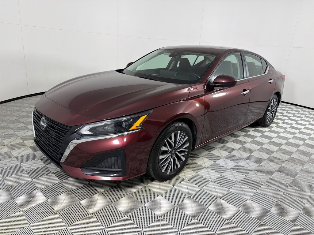 2023 Nissan Altima Image 9