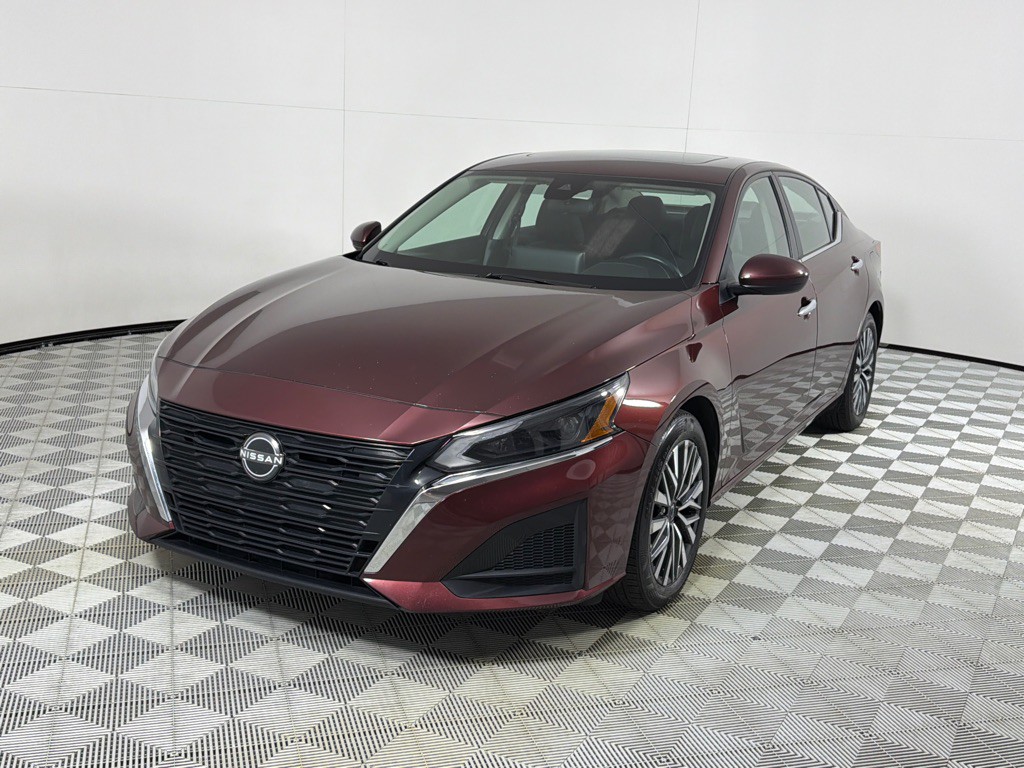2023 Nissan Altima Image 10