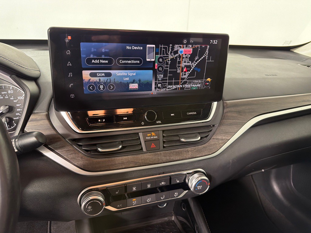 2023 Nissan Altima Image 17
