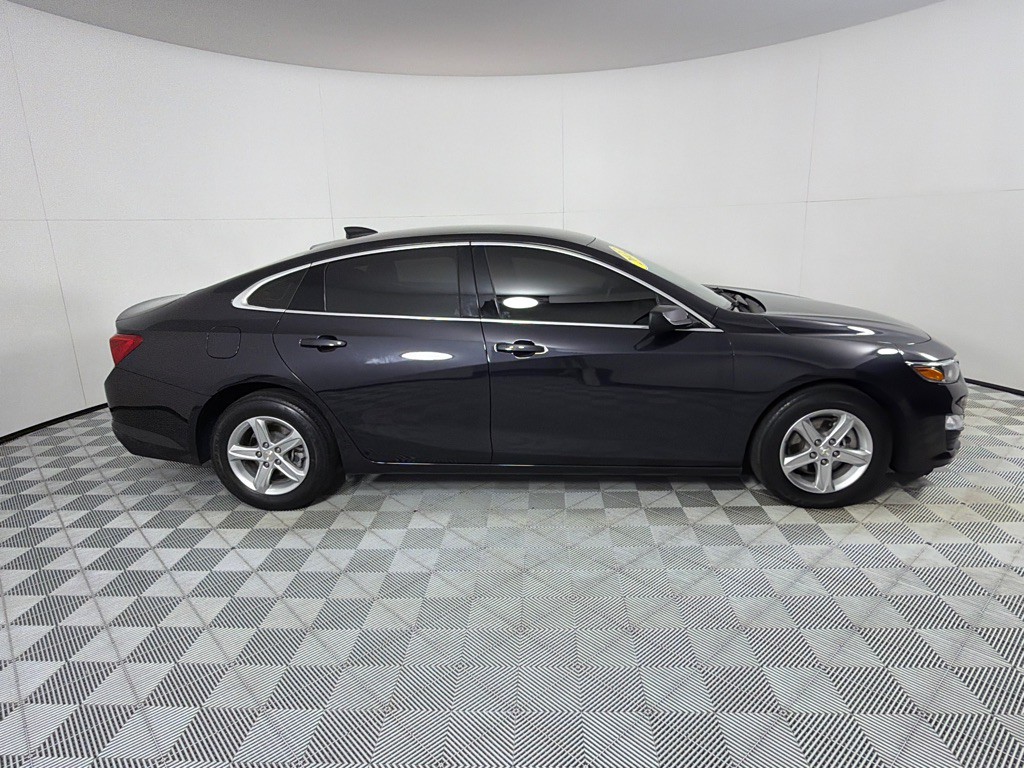 2022 Chevrolet Malibu Image 4