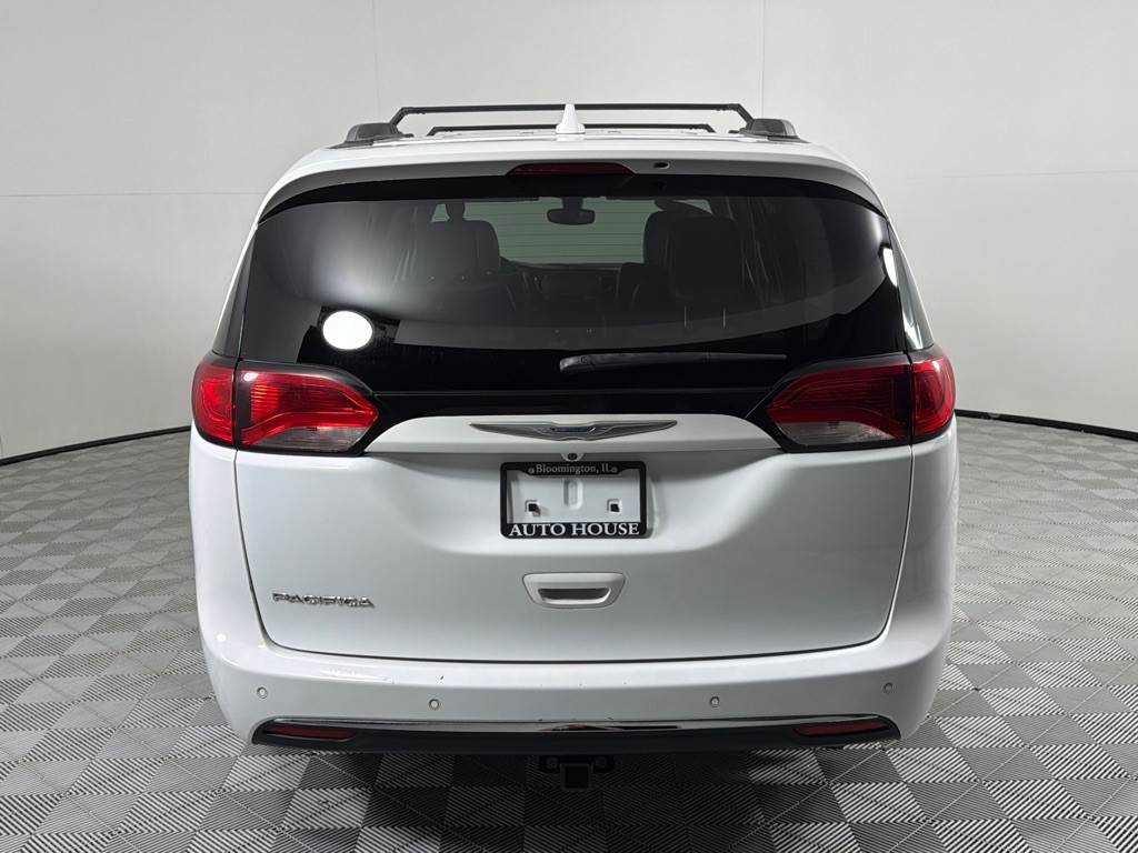 2018 Chrysler Pacifica Image 5