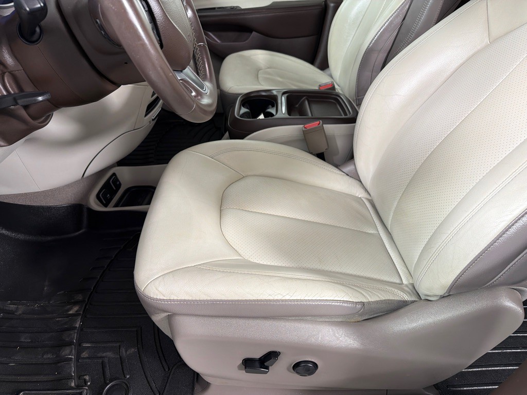 2018 Chrysler Pacifica Image 11