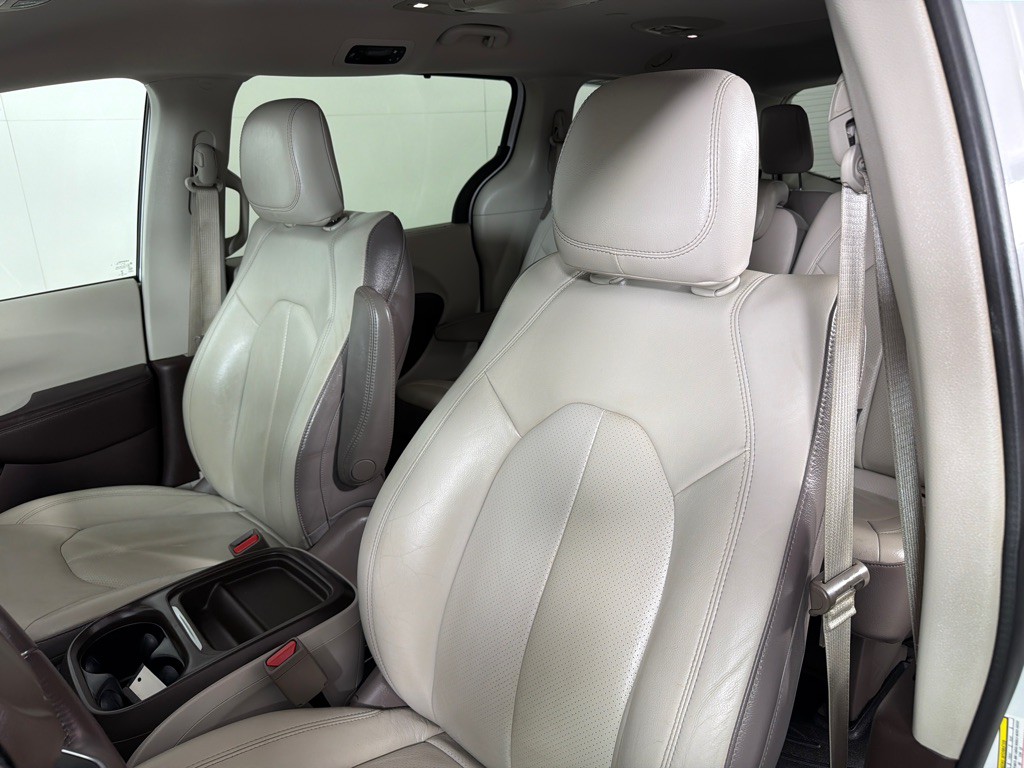 2018 Chrysler Pacifica Image 12
