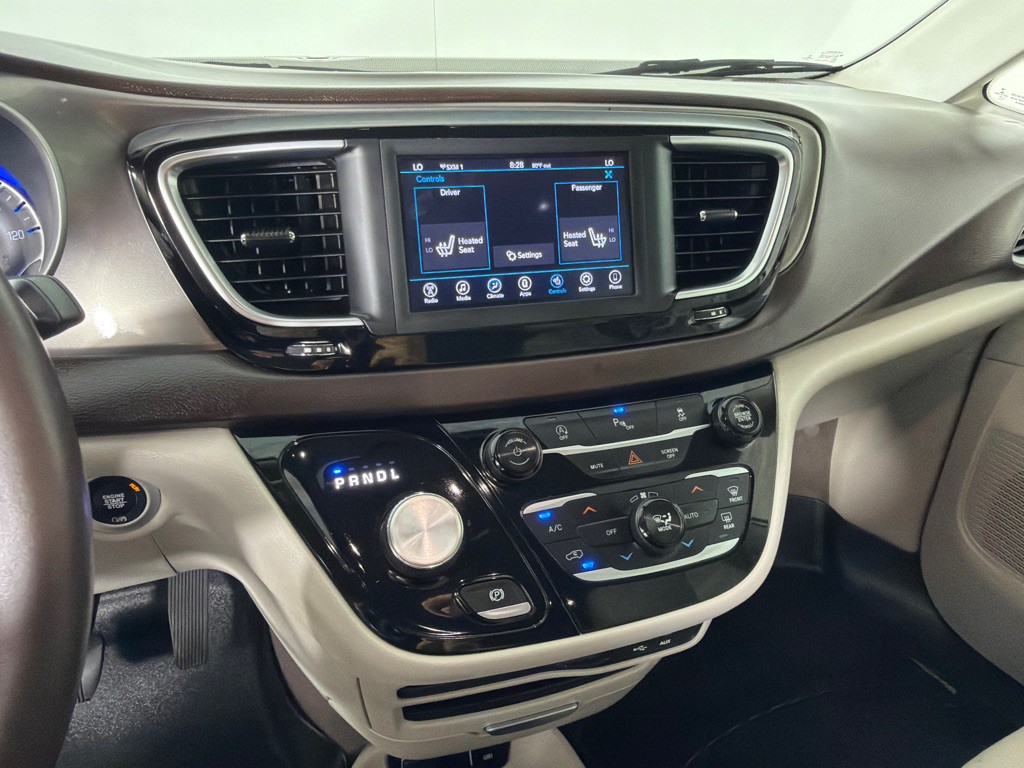 2018 Chrysler Pacifica Image 15