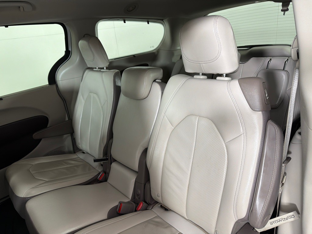 2018 Chrysler Pacifica Image 18