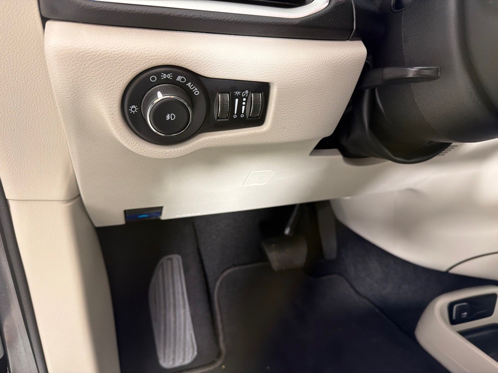 2023 Chrysler Pacifica Image 14