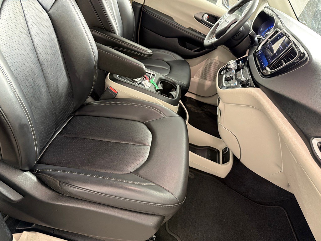 2023 Chrysler Pacifica Image 24